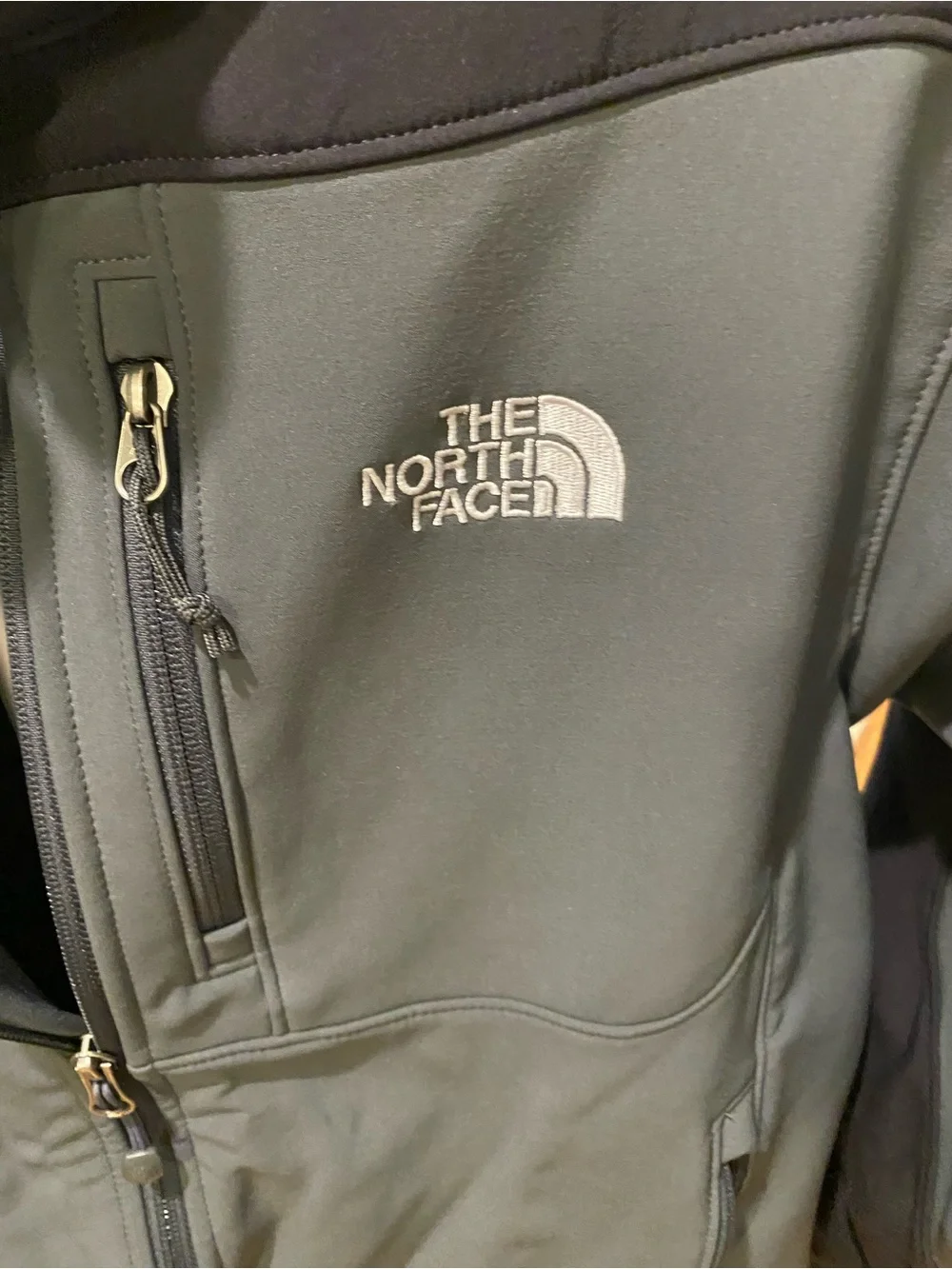 The North Face Apex Bionic Jacket charcoal, gray, and black men’s medium